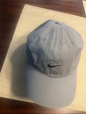 Nike  Tiger Woods  circa Y2K era Doral golf  Light Gray Cap with Black Swoosh